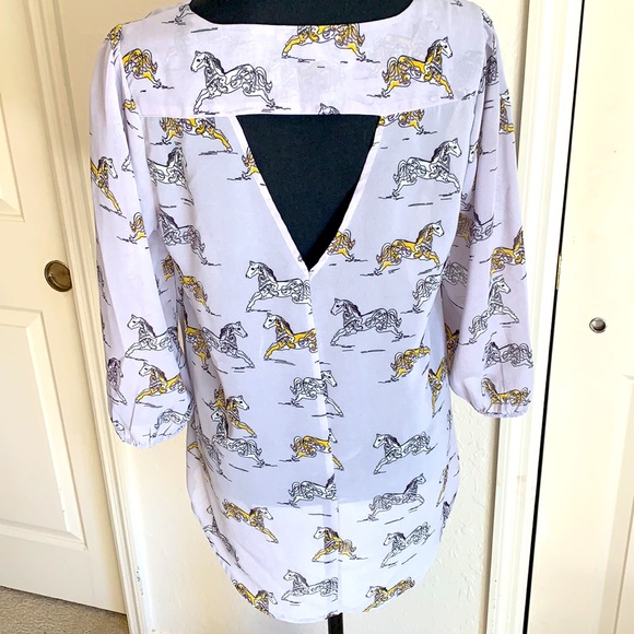 Horse Print Sheer Tunic-Like Top Medium - Picture 2 of 8